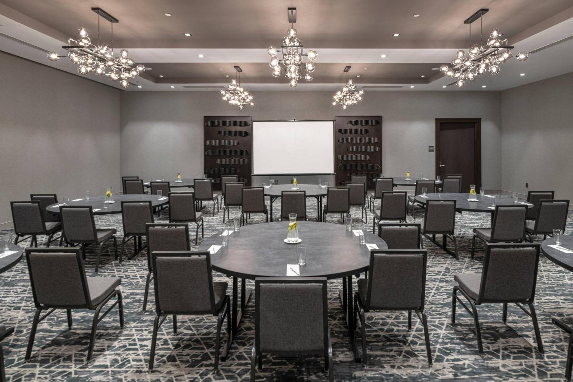 Residence Inn By Marriott Boston Нетік Екстер'єр фото
