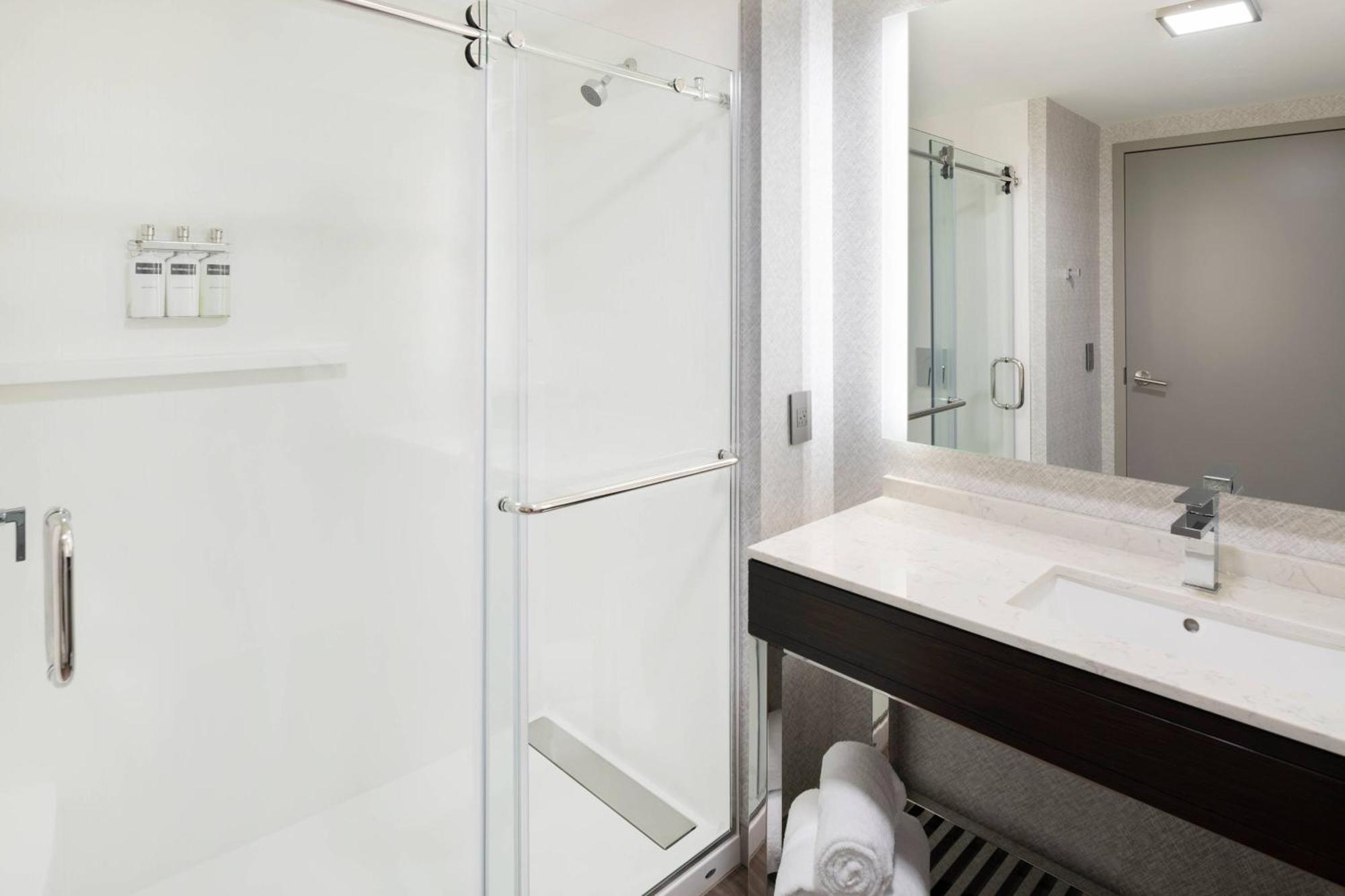 Residence Inn By Marriott Boston Нетік Екстер'єр фото